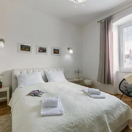דירה Standard One Bedroom With Sea View פולה
