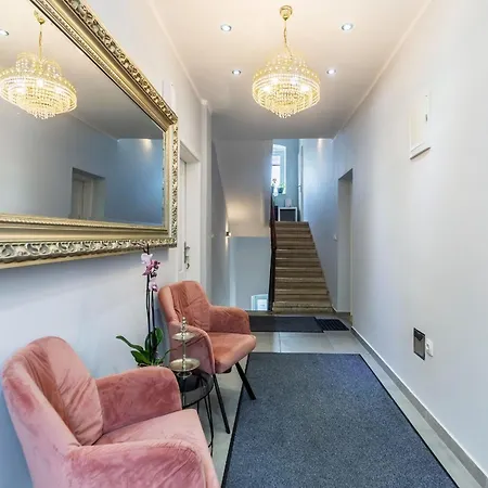 Standard One Bedroom With Sea View * פולה